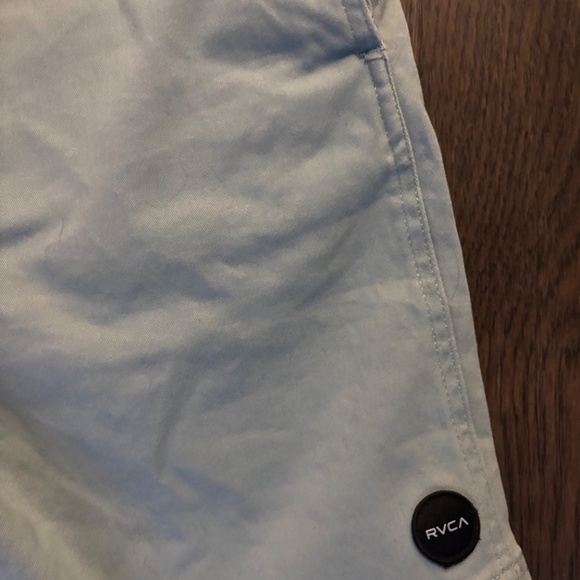 RVCA Shorts - kid's size L - Picture 3 of 4